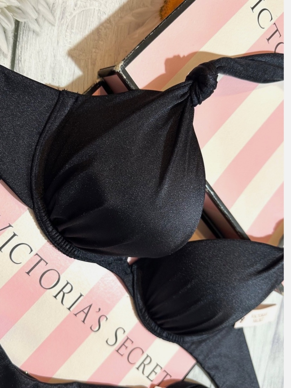 NWT Victoria Secret Swim Knotted push up bra sz 36B black (C)